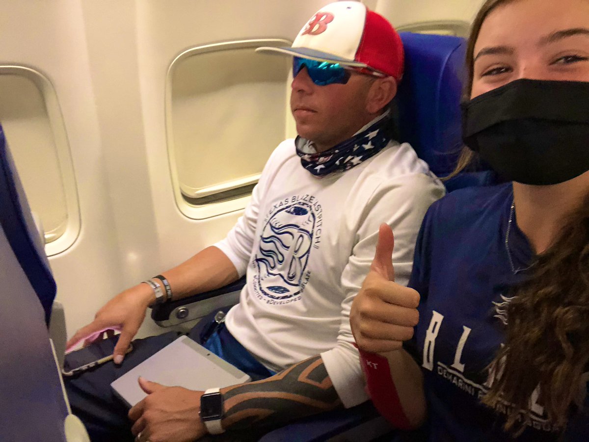 SavannahRCarter's tweet image. i don’t know about y’all but i know @C_robertson10 doesn’t like flying very much 🤣 #windowsdown #scaredstraight #blazeon