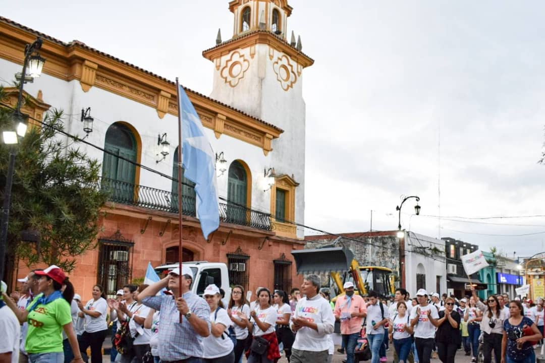 Pablo_romerook's tweet photo. ¡EL TRIUNFO QUE ASEGURARÁ EL FUTURO DE MERCEDES ESTÁ CERCA! 😄 salimos a colmar las calles una vez más con el equipo, y el único Carro de la Alegría 🙌🏼 Vamos que ganamos! #VamosConstruyendoFuturo 🎉 https://t.co/6rN2Ndo2QZ