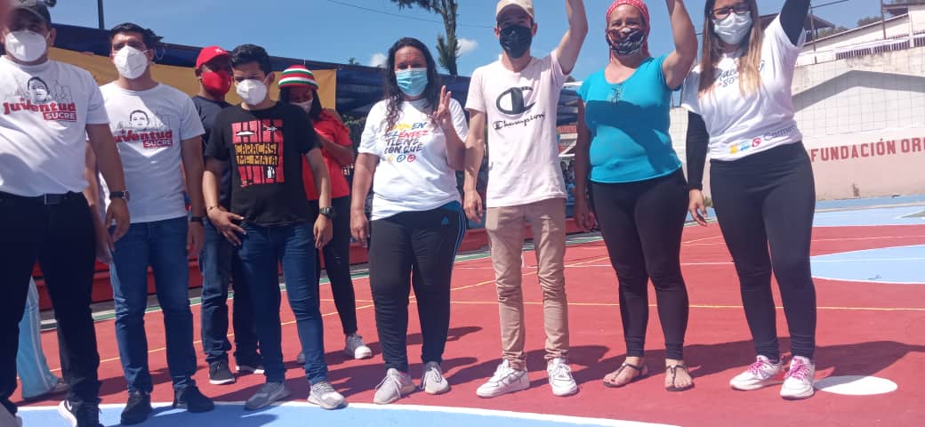 ParroquiaPsuv's tweet photo. @juventudpsvccs  @JuventudPSUV  @nicmaduroguerra @GraterolMlb  desde el Polideportivo Mariano Montilla Juventud de Catia Activa!!

JPSUV PQ SUCRE 

¡¡V E N C E R E M O S!!

#CaracasTieneConQué

@gestionperfecta https://t.co/SOAz8PbUSW