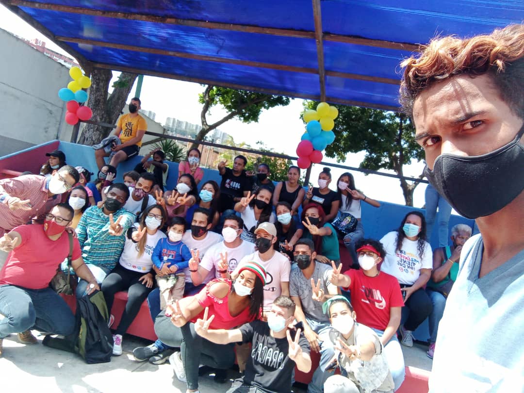 ParroquiaPsuv's tweet photo. @juventudpsvccs  @JuventudPSUV  @nicmaduroguerra @GraterolMlb  desde el Polideportivo Mariano Montilla Juventud de Catia Activa!!

JPSUV PQ SUCRE 

¡¡V E N C E R E M O S!!

#CaracasTieneConQué

@gestionperfecta https://t.co/SOAz8PbUSW