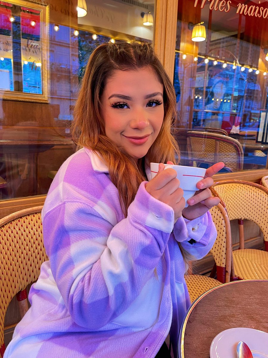 yuulissaaa's tweet photo. Chocolat anyone?😇 https://t.co/yyMsuHTWuK
