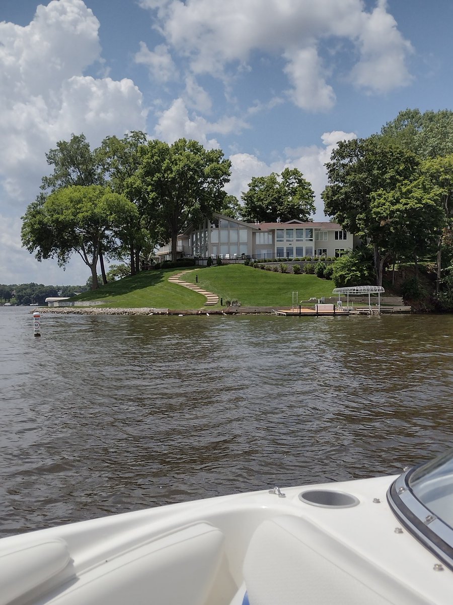 slinn76's tweet photo. @Nelly_Mo while on Lake St. Louis this summer with the family, we took it back old school  MTV  Cribs style. See you next Saturday at the Fox! https://t.co/gctLlY5N64