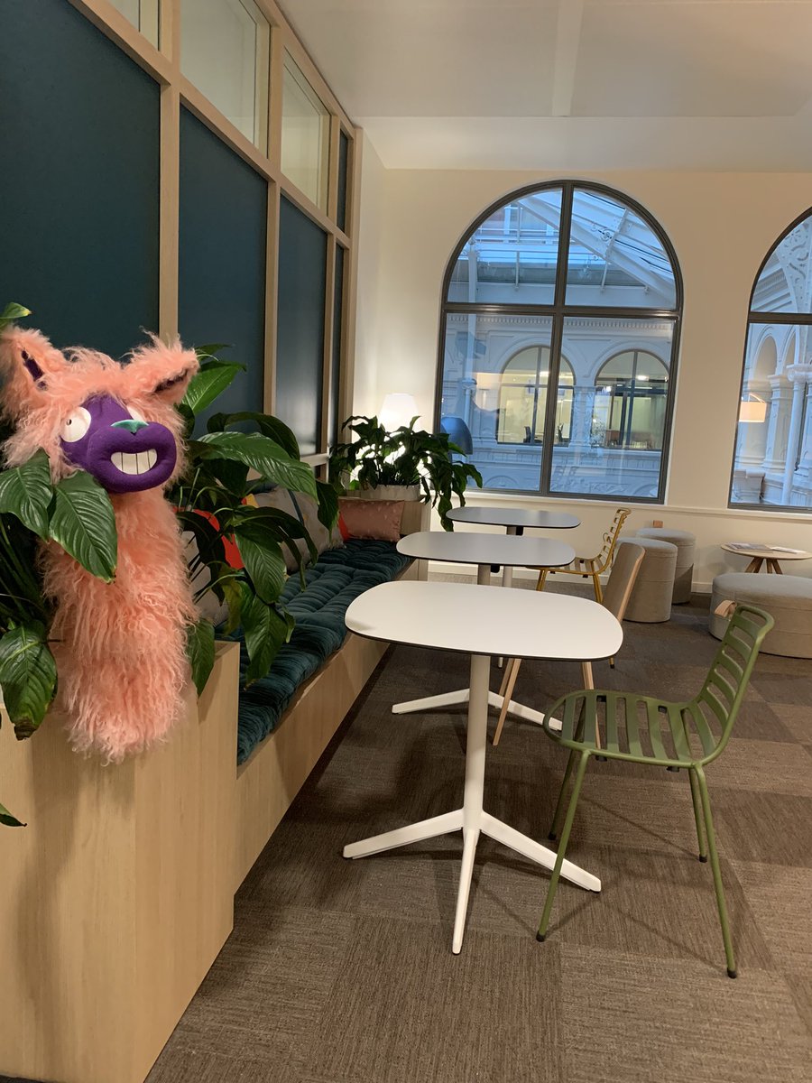 cecileriffard's tweet photo. 🤩 Découverte du nouvel aménagement de nos bureaux au siège de @LaBanquePostale !
#travailhybride #ondecloisonne #experiencecollaborateurs #change #transfo https://t.co/oyu1McGFe0
