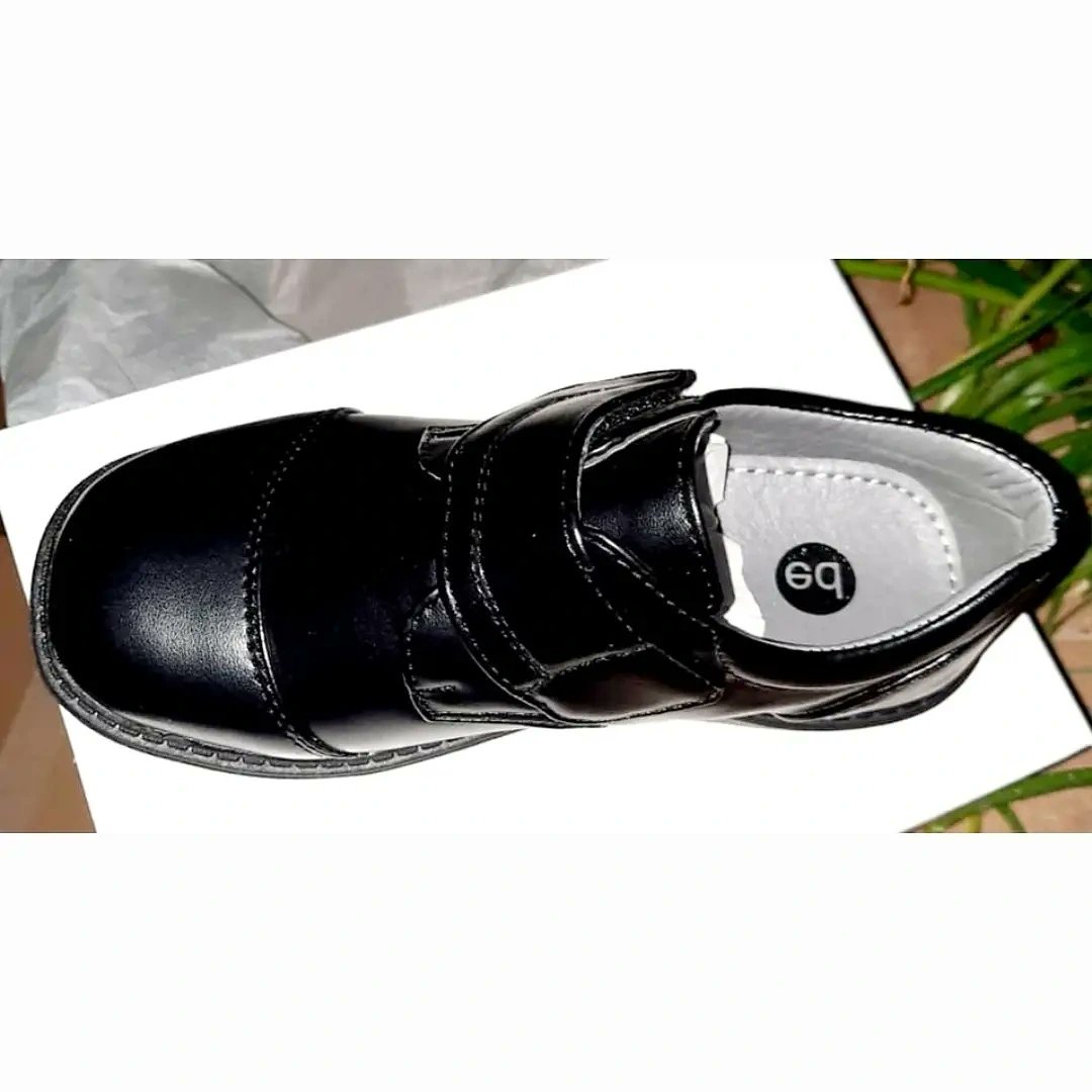 BerinaOutlet's tweet photo. Viatu vipo kwa ajili ya Jumla na Rejareja. Vipo vya kutosha hata kwa shule nzima. Size zinaanzia 25-42, bei ni 35,000 kwa rejareja na JUMLA tucheki kwa 0754028038

Kindly Retweet, Mteja wetu anaweza kuwa kwa TL yako. https://t.co/adjBUsjvEP