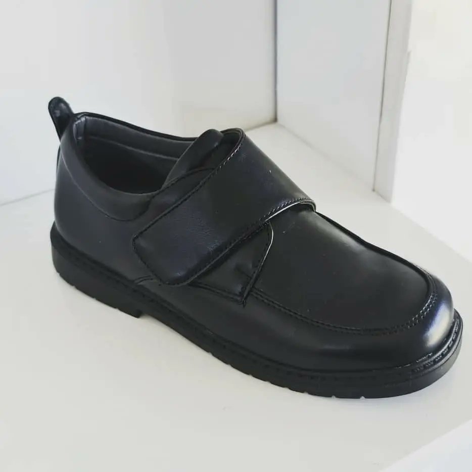 BerinaOutlet's tweet photo. Viatu vipo kwa ajili ya Jumla na Rejareja. Vipo vya kutosha hata kwa shule nzima. Size zinaanzia 25-42, bei ni 35,000 kwa rejareja na JUMLA tucheki kwa 0754028038

Kindly Retweet, Mteja wetu anaweza kuwa kwa TL yako. https://t.co/adjBUsjvEP