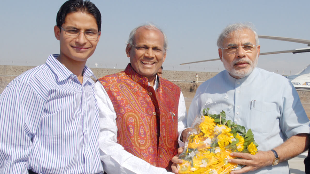 satyam0729's tweet photo. हमारे प्रेरणास्रोत आदरणीय जयप्रकाश जी को पद्मश्री मिलने पर समस्त सूर्या परिवार के साथ-साथ हर वह व्यक्ति गौरवान्वित हुआ है जो अर्थ का सही उपयोग धर्मार्थ व सेवार्थ में ही मानता है।
@Suryafnd
#PadmashriJaiprakashji https://t.co/9buUN3afU3