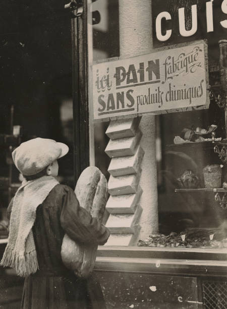 ParisAMDParis's tweet photo. Ici pain fabriqué sans produits  chimiques.
1931  #Paris #photography Imagno https://t.co/JmMogcbwTm