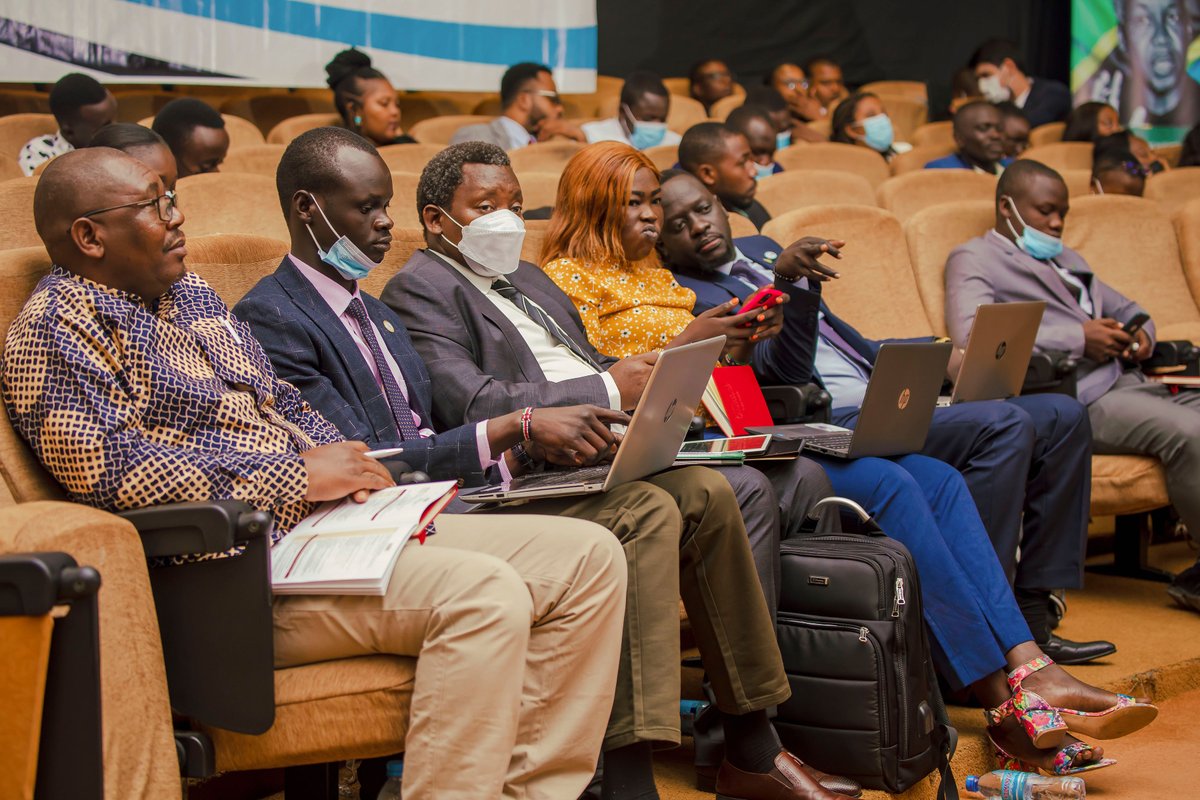 Young people are a little less likely to trust leaders and key institutions. Let's change this narrative by having proper youth representation~ @Rishachande from <a href="/Twaweza_NiSisi/">Twaweza - ni sisi</a>  #YouLead21