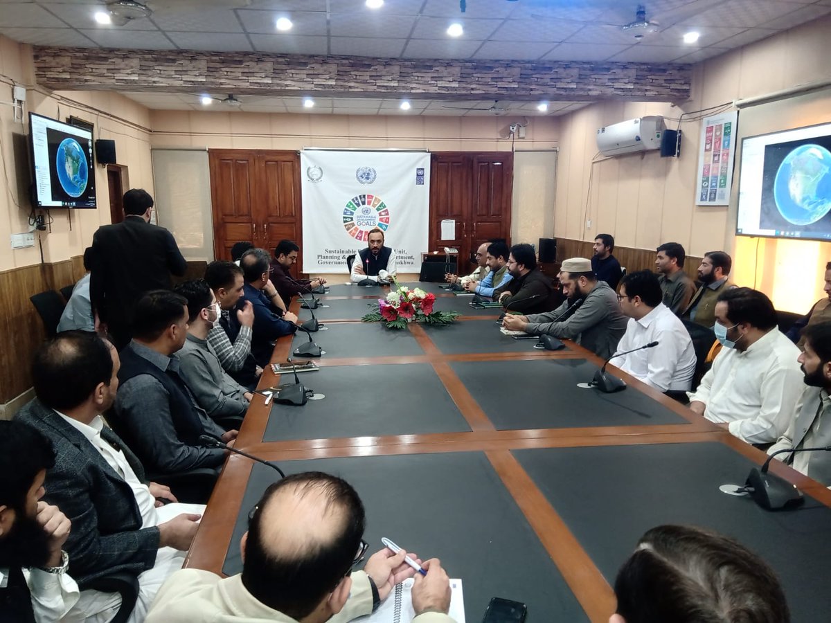 SustainableUnit's tweet photo. A Farewell Informal Meeting under the former DG Muhammad Bakhtiar Khan was arranged in the Committee Room of SDU.Former DG thanked all the officials of SDU,Praised for their endeavors,and enthusiastic approach towards official activities and sincere support during his tenure inSD https://t.co/qDE8TilmPL