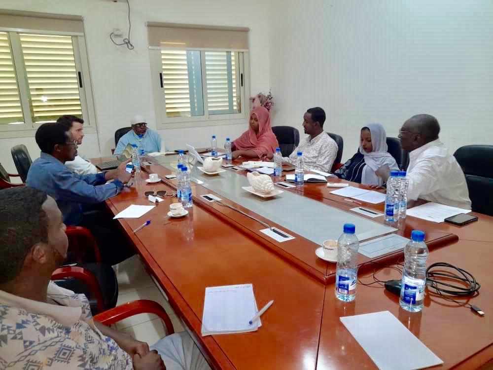 EFaDjibouti's tweet photo. 📸 l Réunion hebdomadaire EF/MDCD
Toutes les semaines, les équipes d’Expertise France et du ministère délégué chargé de la décentralisation organisent une réunion de suivi du #ProgrammeADIL, financé par l’@UEaDjibouti et mis en œuvre par Expertise France sur une période de 4 ans https://t.co/4rFx4h3wWF
