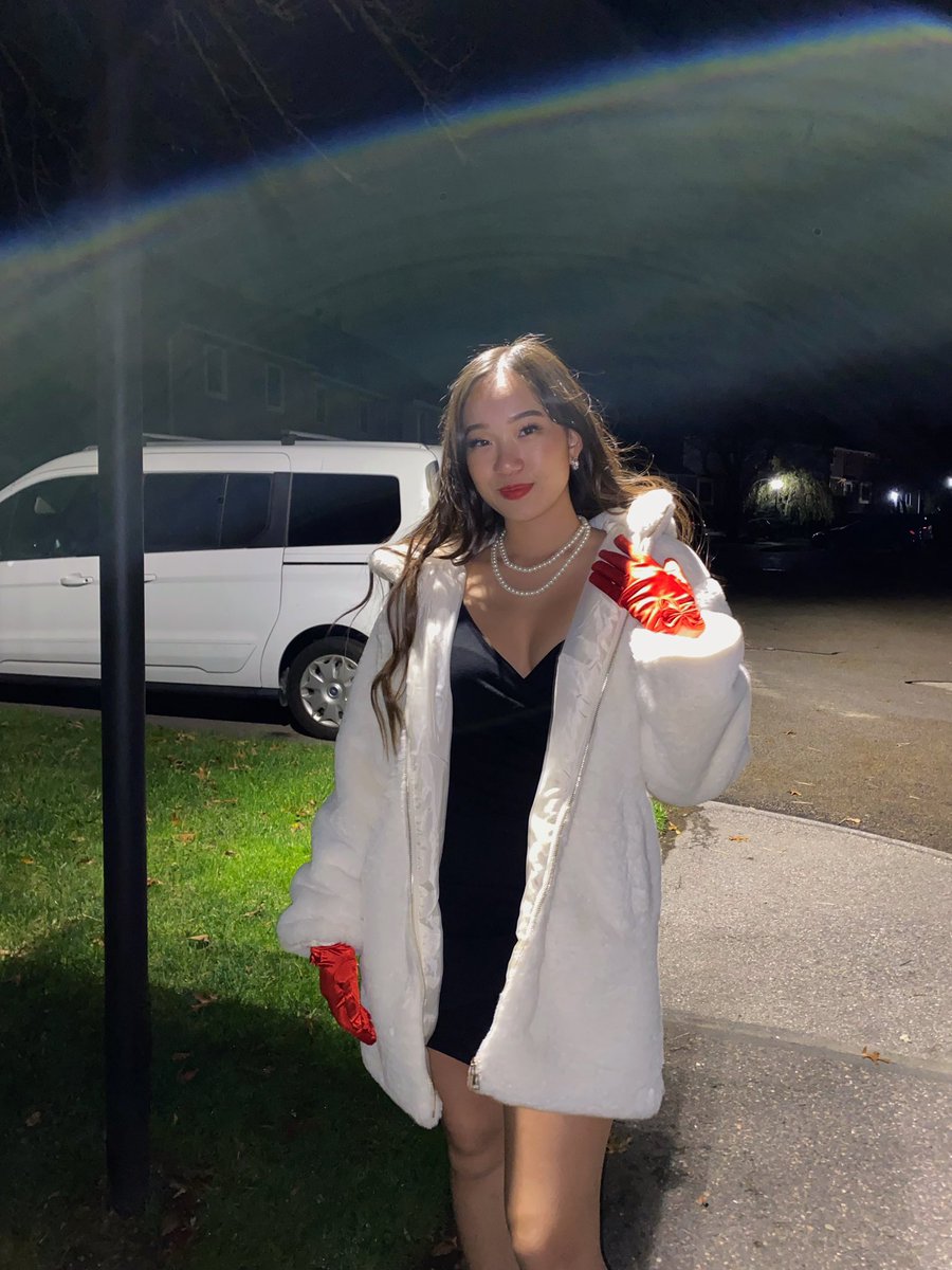 Never posted these but can yall guess what i was on halloween 😮‍💨