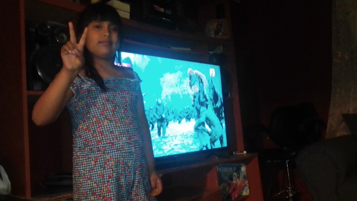 Cristia90352193's tweet photo. Ver la peli con compañía 📢📢#quemonito https://t.co/foM2EN1kOB