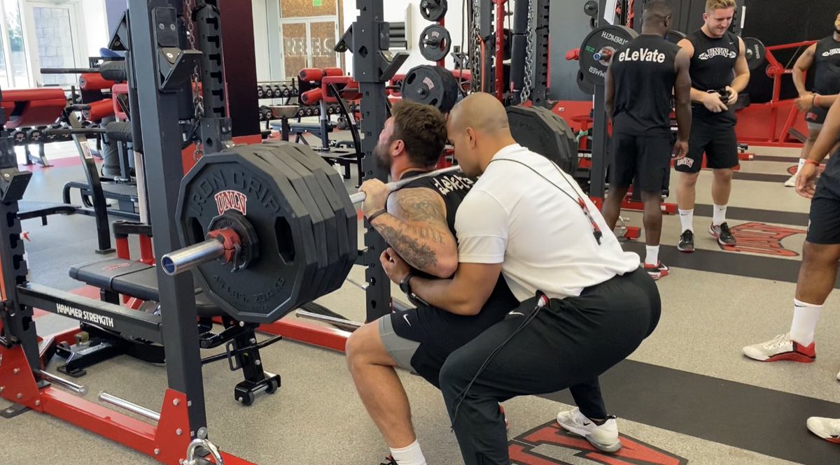 CoachFyle's tweet photo. Dub โ
Back to work โ
Big Squat Sunday โ
#eLeVate ๐ #BEaREBEL ๐ #WEnotME #StartStacking ๐งฑ
Gotta go 1&0 https://t.co/LZeit6iTij