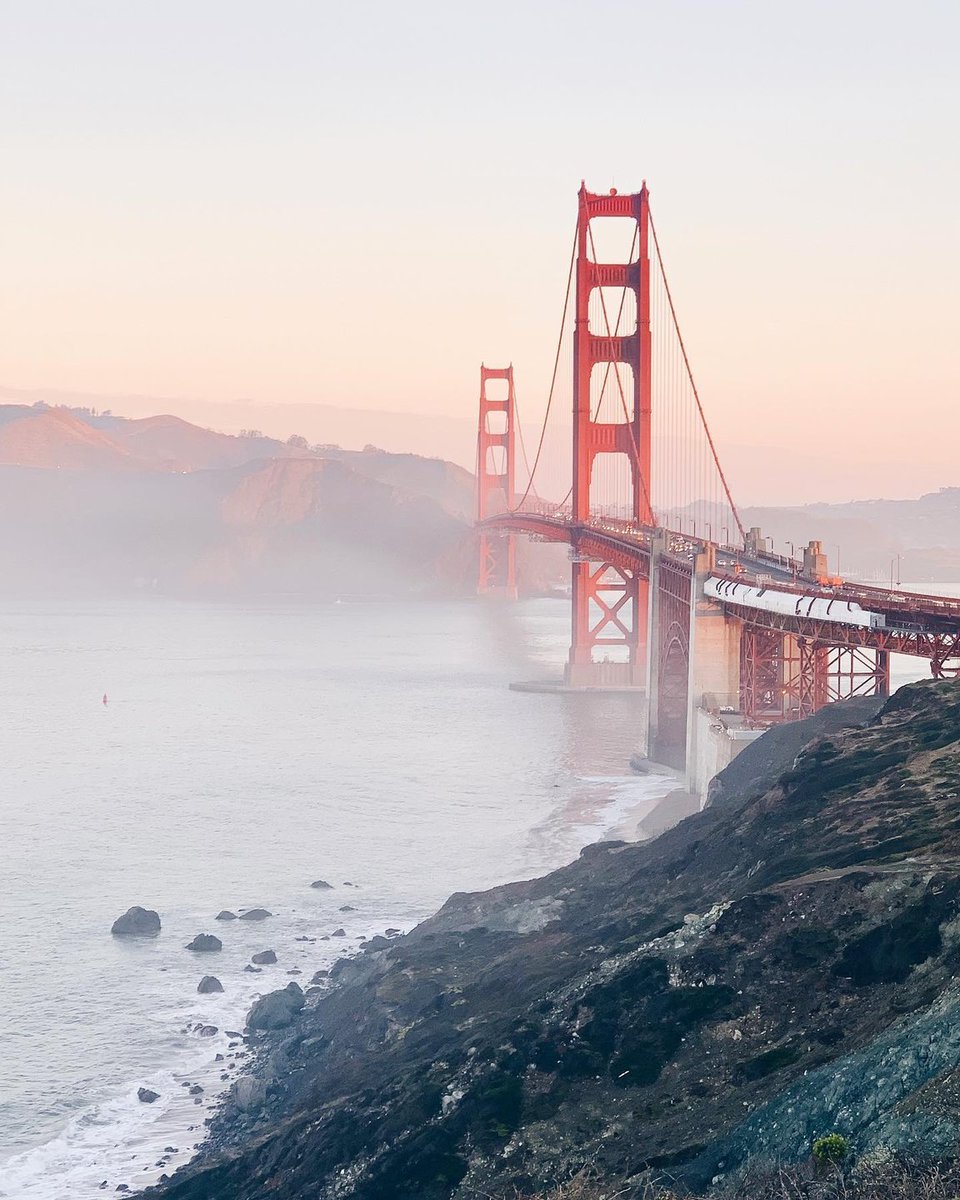 onlyinsf's tweet photo. 📸: @anne_elizabeth - Sunday scary free zone right here. #OurGateIsOpen https://t.co/HP7TT3w9Cw