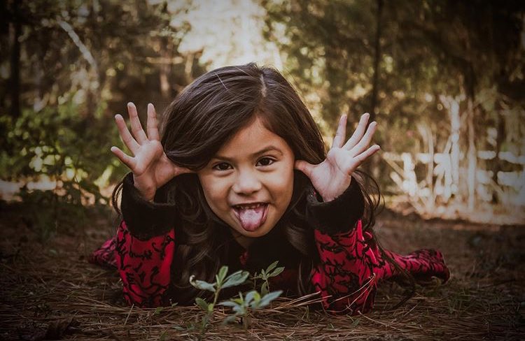 emilyestrada39's tweet photo. Ahhh I’m excited to take our yearly Christmas pictures this year with my little one ♥️ #finallybooked #thesesareoldChristmaspics #IMSOEXCITED🎄 https://t.co/3wFBLS1xIe