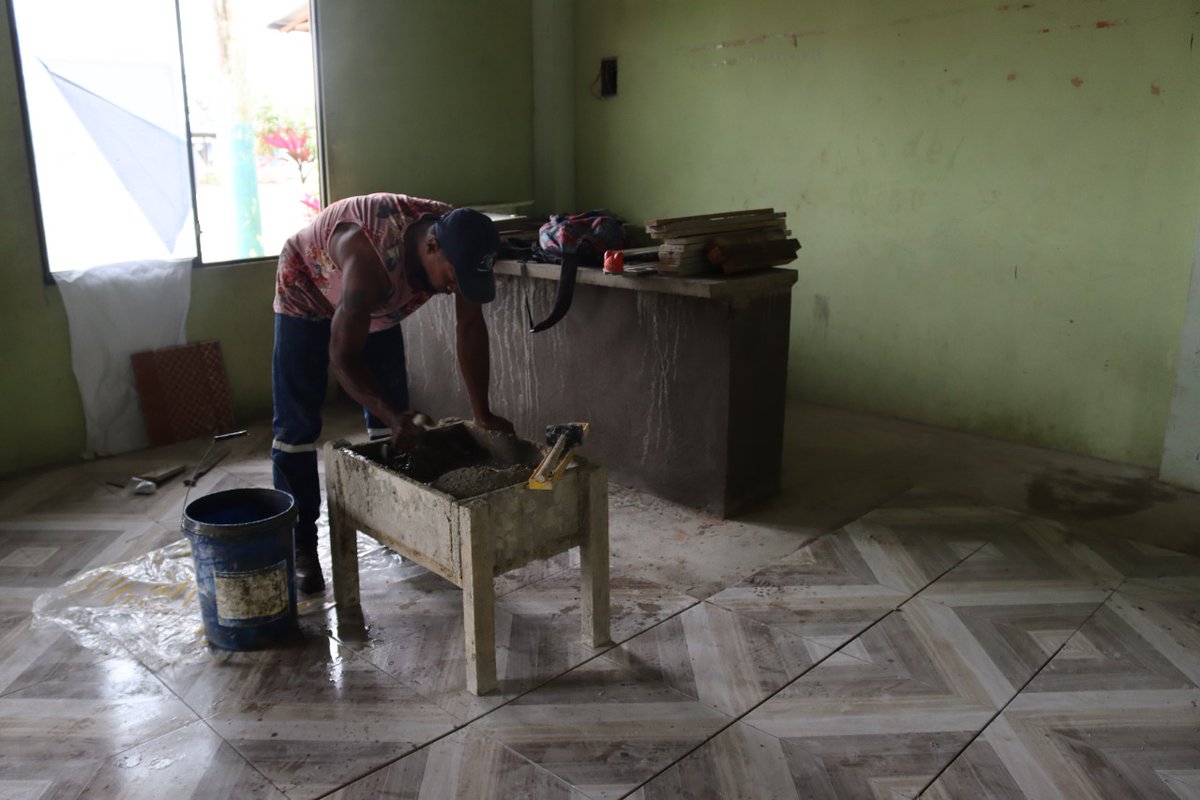 Larry_vite's tweet photo. 19 D E - N O V I E M B R E #LACasaComunal
Continuamos con nuestro proyecto de casas comunales, en la Cdla. 19 de Noviembre realizamos la colocación de cerámica como parte de la intervención que realizamos en esta infraestructura para ser entregada
Administración 19-23 https://t.co/wGCdDRRS2p