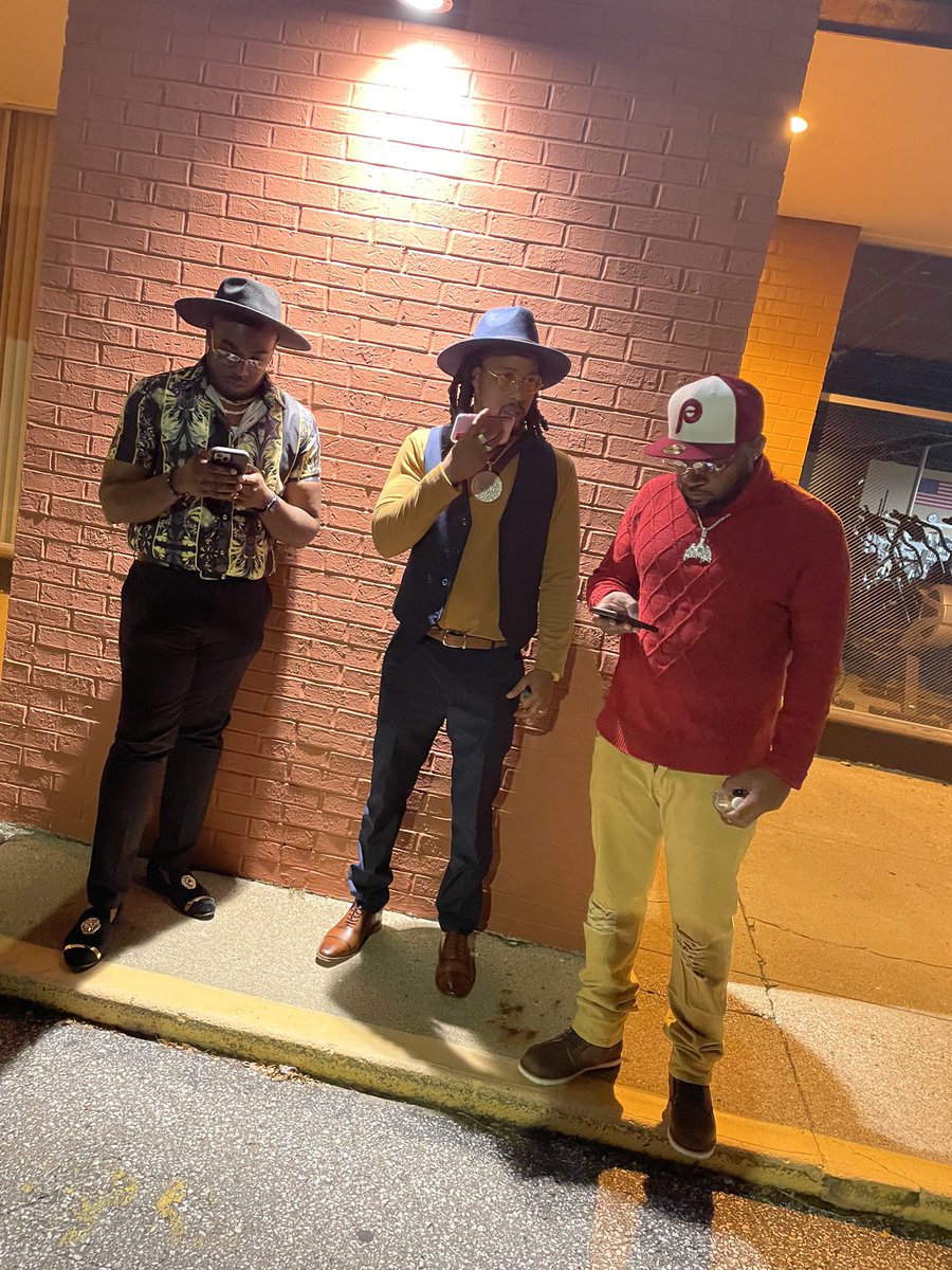 TrillionKutz's tweet photo. What we talking about? https://t.co/MiqDXMcxcn