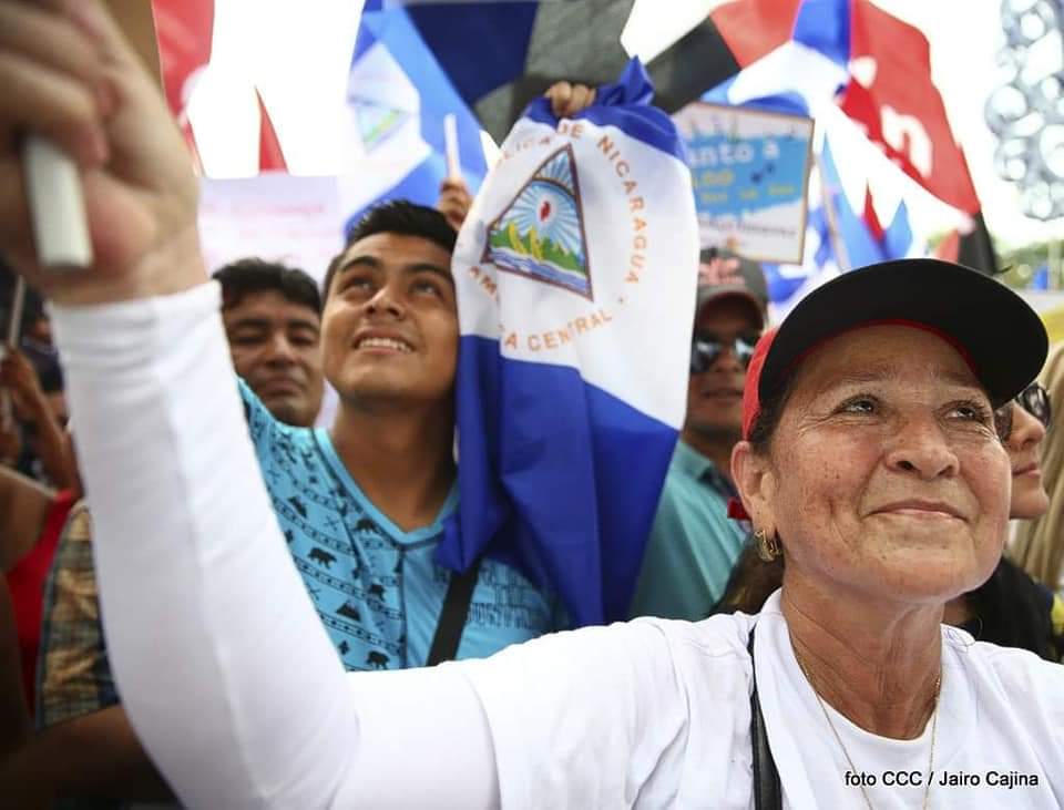 Joselopezpsuv's tweet photo. #7Noviembre una fecha histórica para el pueblo nicaragüense, que hoy celebra la victoria y continuación de la Revolución Sandinista, liderada por Daniel Ortega @PresidenciaNI y el @FSLN.
El pueblo chavista de #Venezuela se une a esta celebración!!
#EleccionesSoberanas2021 https://t.co/SGlrqsrFlb