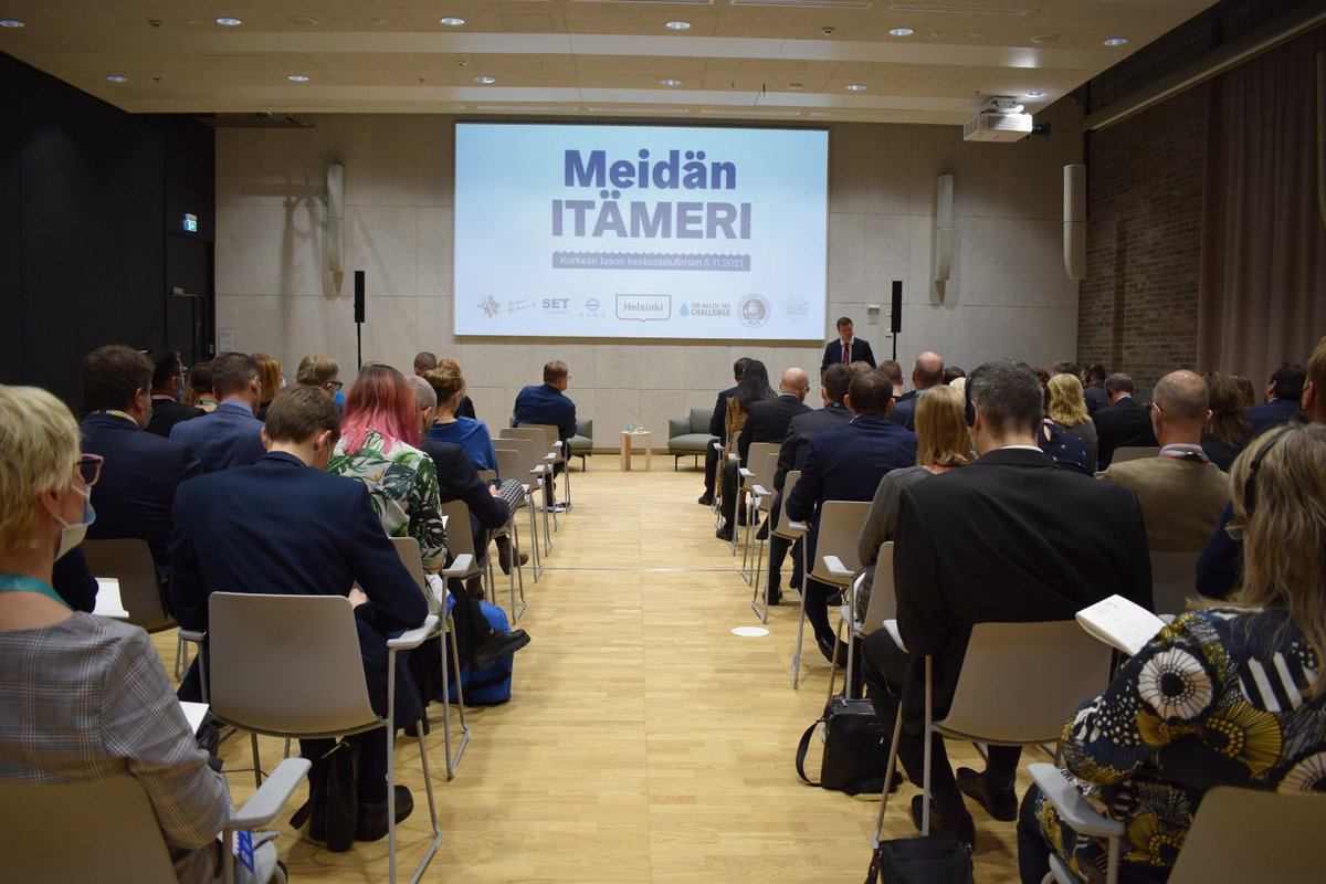 ojappinen's tweet photo. Välivuoden jälkeen viikonloppuna vaihteeksi tapahtumatuotannon syvään päähän: #MeidänRomanssi -tapahtuma, johon kuului Itämeri-foorum ja gaalakonsertti kahdella orkesterilla. Suomelle ja Venäjälle #Itämeri tuo ihmisiä yhteen, #musiikki ja #kulttuuri auttaa kohtaamaan. https://t.co/REkhC6tsWE