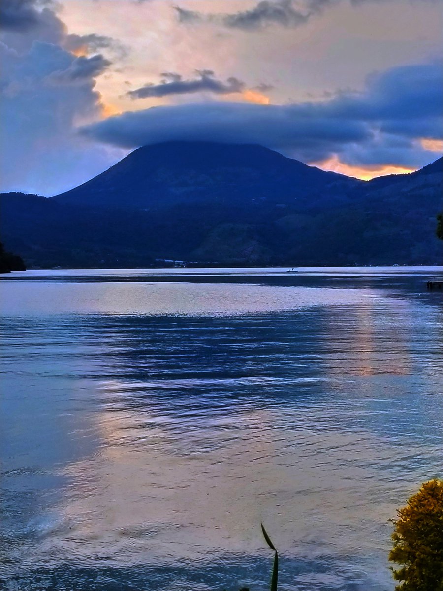 GM10_digital's tweet photo. #LagoDeAmatitlan https://t.co/X1rorQsHt2