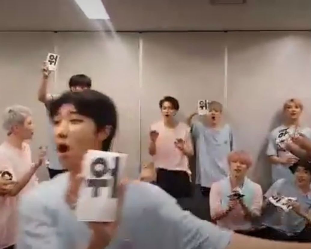 dksy__9697's tweet photo. #MAMAVOTE #seventeen 
오늘도 힘차게 달리~
다가 이 글이 보이면 알티 좀 https://t.co/ik3GwNWeGv