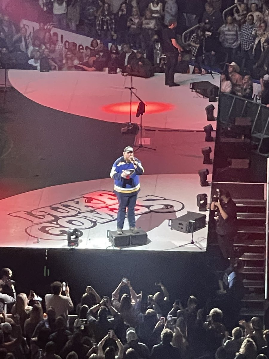 cgerberding's tweet photo. Had a good time seeing @lukecombs last night!! https://t.co/J4lOLKo4V4