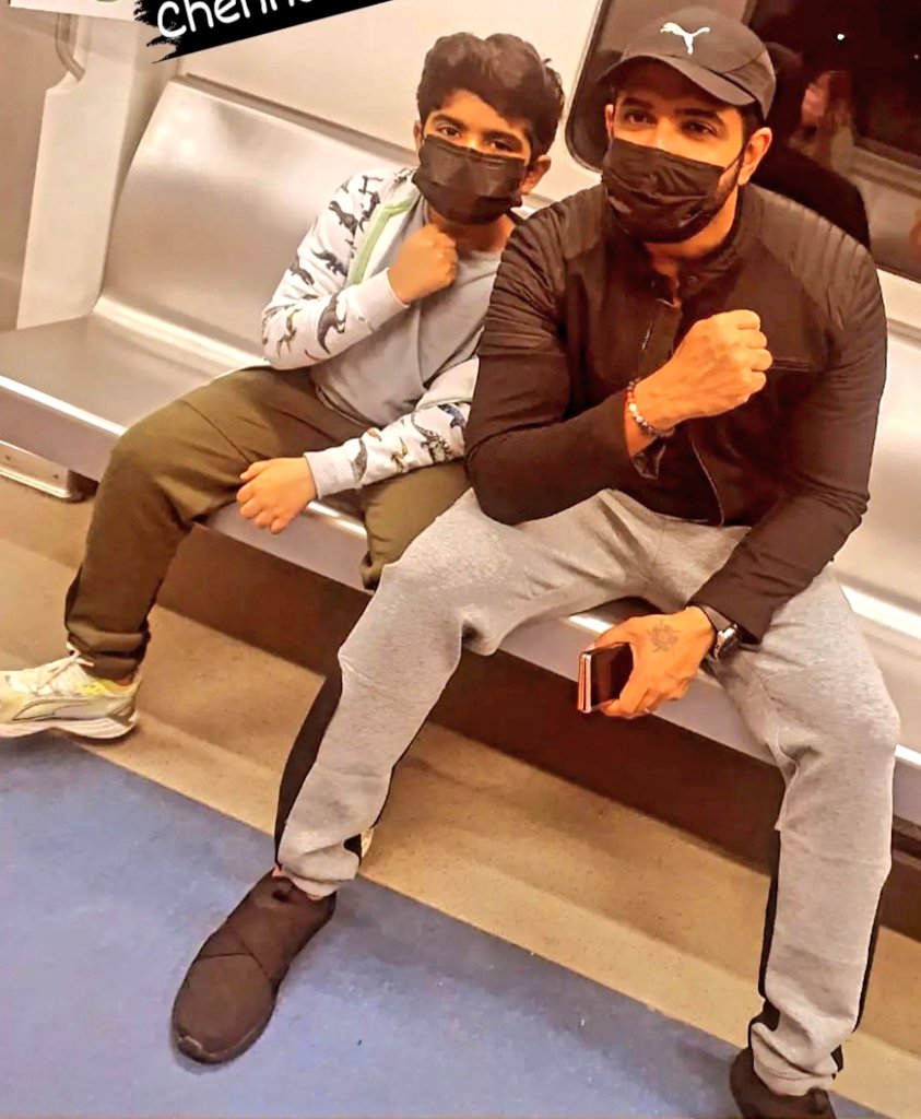 allindiaavfc's tweet photo. Superman & Superson!🌟👨👦
#AV | #JuniorAV
#ArunVijay | #ArnavVijay
@arunvijayno1 💖
@rameshlaus @Riyaz_Ctc https://t.co/etxmU0xWCm