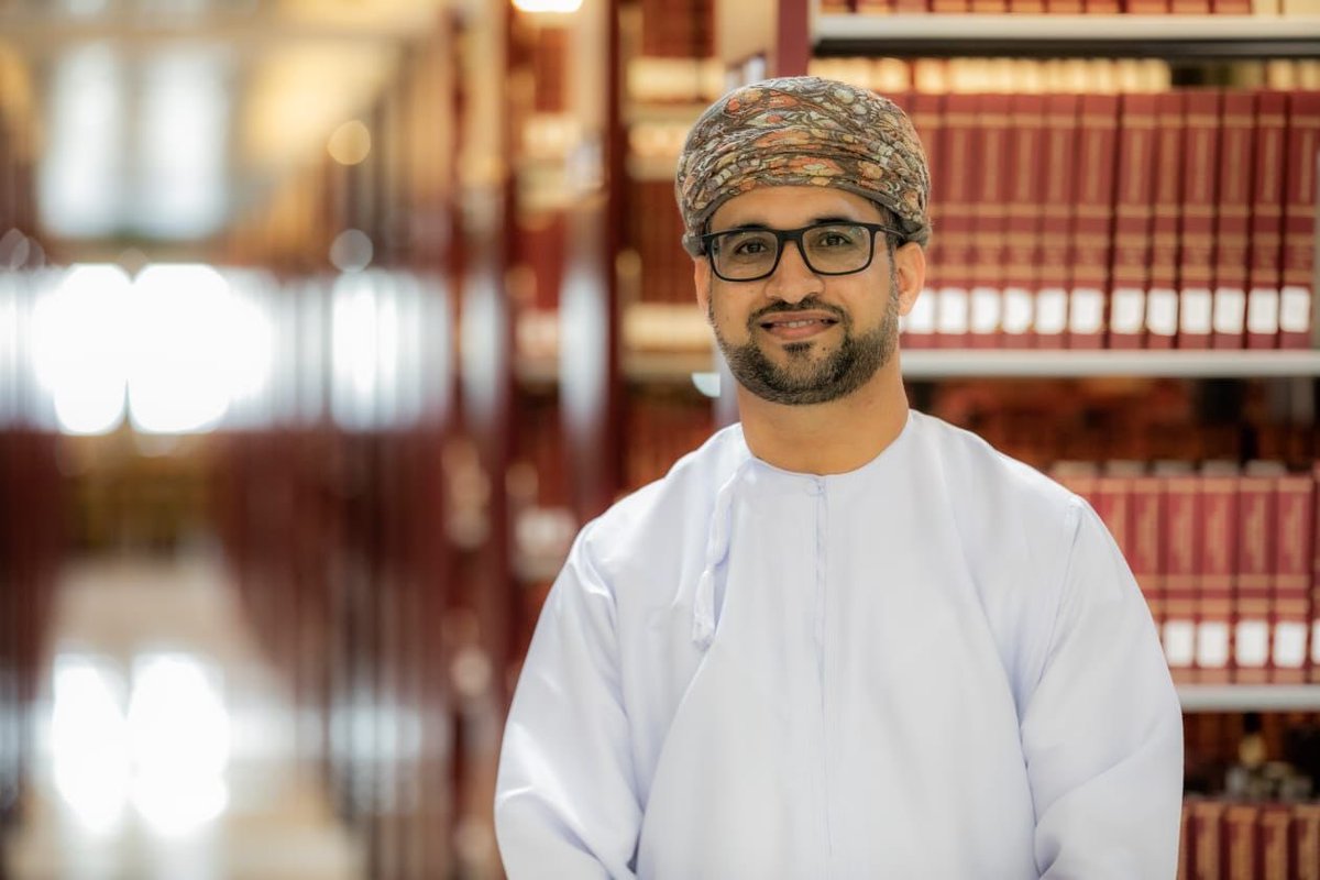 "مما لا شك فيه أن الموسوعات الشرعية العُمانية أغنت المكتبات بقيمتها العلمية السامقة، وهي منهل علمي وحضاري رصين لطلبة العلم والباحثين"

د. خلف بن مرهون العبري
مدير المكتبة الرئيسية 
#جامعة_السلطان_قابوس