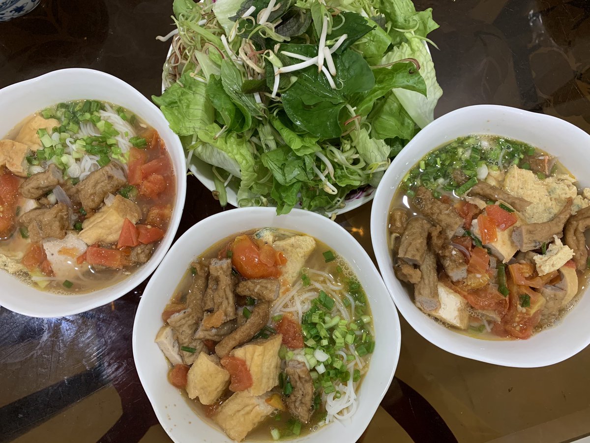 Bún riêu phiên bản nhà còn gì nấu đó! 😅