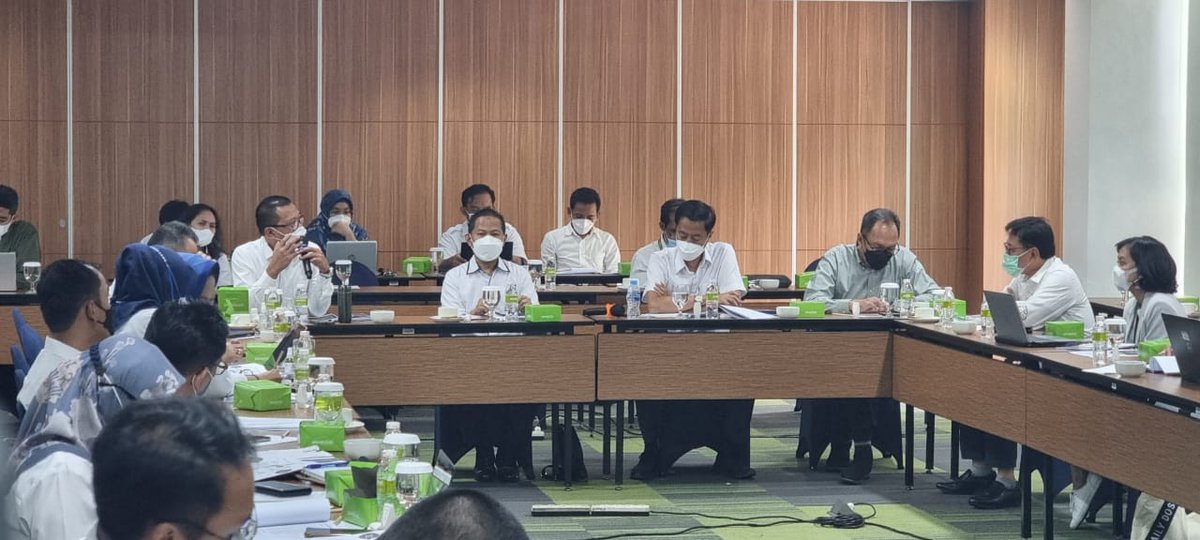 dit_binariksa's tweet photo. Giat pembahasan Diklat dalam rangka Alih teknologi penggunaan TKA kepada Tenaga Kerja Indonesia Pendamping. Pomelotel Jakarta, 8 Nov 2021. https://t.co/pyPuq5HAc7