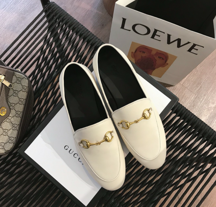 머리부터 발끝까지 모든 모델 대량 보유하고잇는데는 저희 온티티뿐입니다~현물이라 배송도 바로바로!고고~
무론 배송전 모델품질검사는 3번을 거쳐서 보내드리기에 걱정하실필요도 노노~!따봉!
onthetop3.com
#루이비통가방 #크로스백 #디올가방 #셀린느토트백