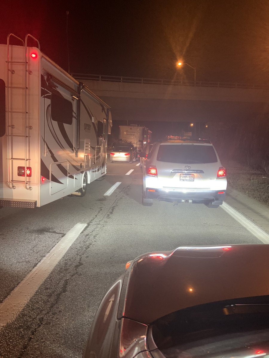 JaniceJourno's tweet image. It’s 15 minutes before the US #borderopens we’re sitting half km in deep traffic #ThousandIslands #PandemicTravel