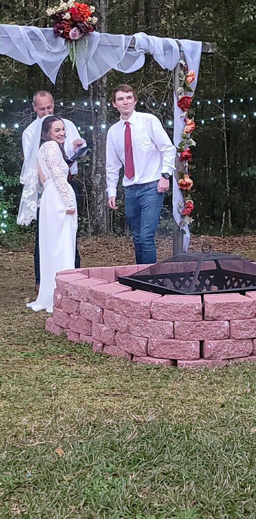 e_stewart99's tweet photo. married my best friend today ❤️ https://t.co/j6XBOcMr8K