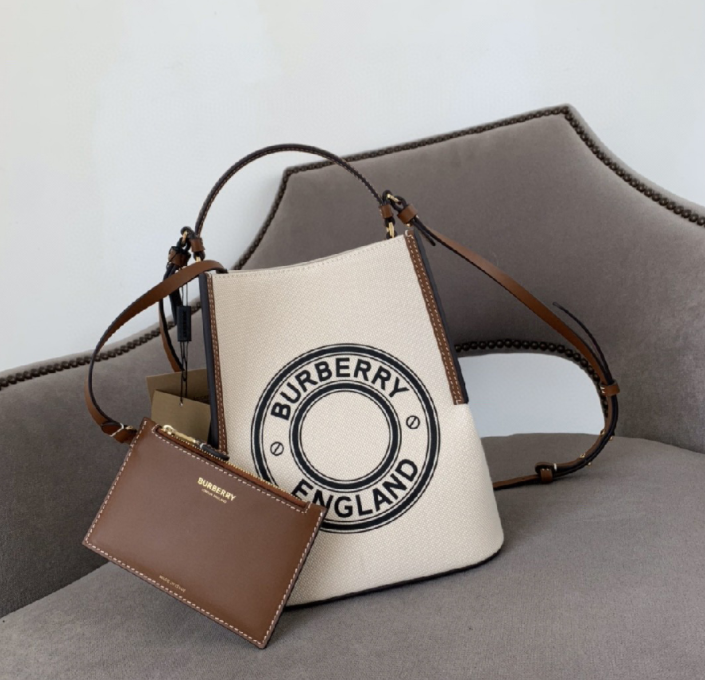 mutation21's tweet image. 찾으시는거 있으시면 ~말씀해~주세요~! 싸이즈 컬러 디자인 궁금하시거있으시면
항시대기중인 저희 상담원한테 문의 해주세여~친절하게 모십니다~ 온티티에서만!따봉!
onthetop3.com
#샤넬가방 #샤넬신상 #여자가방 #샤넬
#샤넬뉴미니 #가방추천 #미러급 #프라다