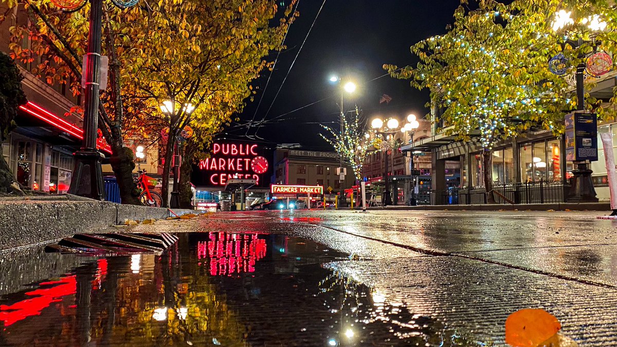 Seattle’s a vibe 🌃