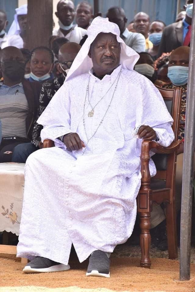 raykako's tweet photo. Kenyan politicians whenever elections are near.
THREAD: https://t.co/pziiNtipZp