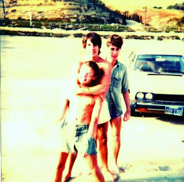 mcpeaisflea's tweet photo. 74' flea, anthony and slovak https://t.co/Lnos1XFEpu