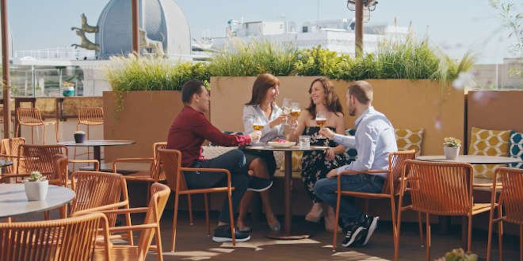Línea Madrid (@lineamadrid) on Twitter photo Reencuentros... 🤗
«Madrid Hotel Week» de <a href="/HotelesAEHM/">Asociación Empresarial Hotelera de Madrid (AEHM)</a> 👉 bit.ly/2ZVl9UJ
#Hostelería
#Comercio Reencuentros... 🤗
«Madrid Hotel Week» de <a href="/HotelesAEHM/">Asociación Empresarial Hotelera de Madrid (AEHM)</a> 👉 bit.ly/2ZVl9UJ
#Hostelería
#Comercio