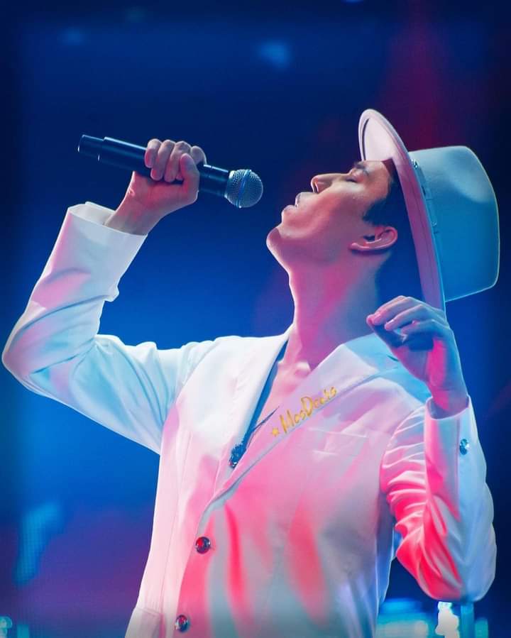 monaed4's tweet photo. @Cileen11 @dimash_official Ååååh...thanx darling😆💞
You have a beatuful head 
too😆💞 So has #DimashQudaibergen ...so lets #FlyAway with him🦅😁💞
Forever a Dear of the amazing @dimash_official 🦌💗🦌 https://t.co/tHawW14fGn