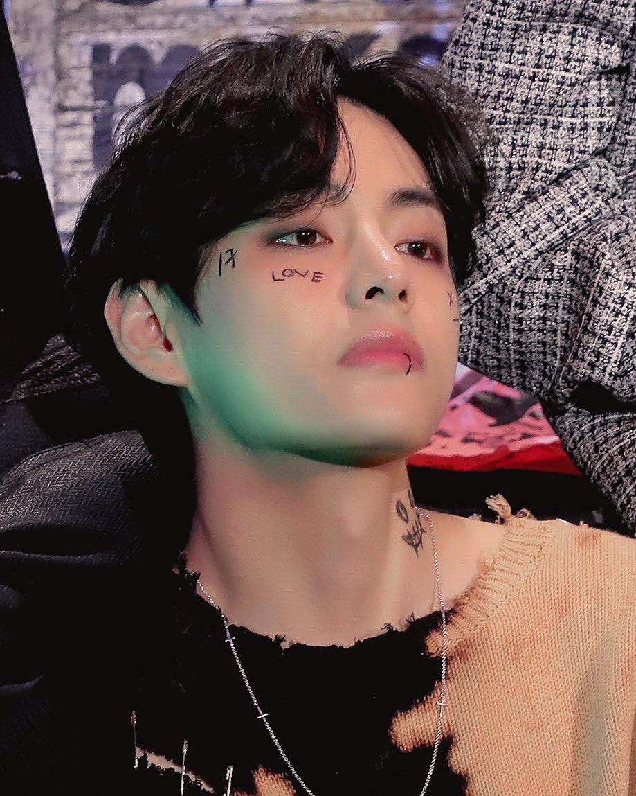 archivefortae's tweet photo. the category is FACE 😭 https://t.co/GOJ1XWqzy2