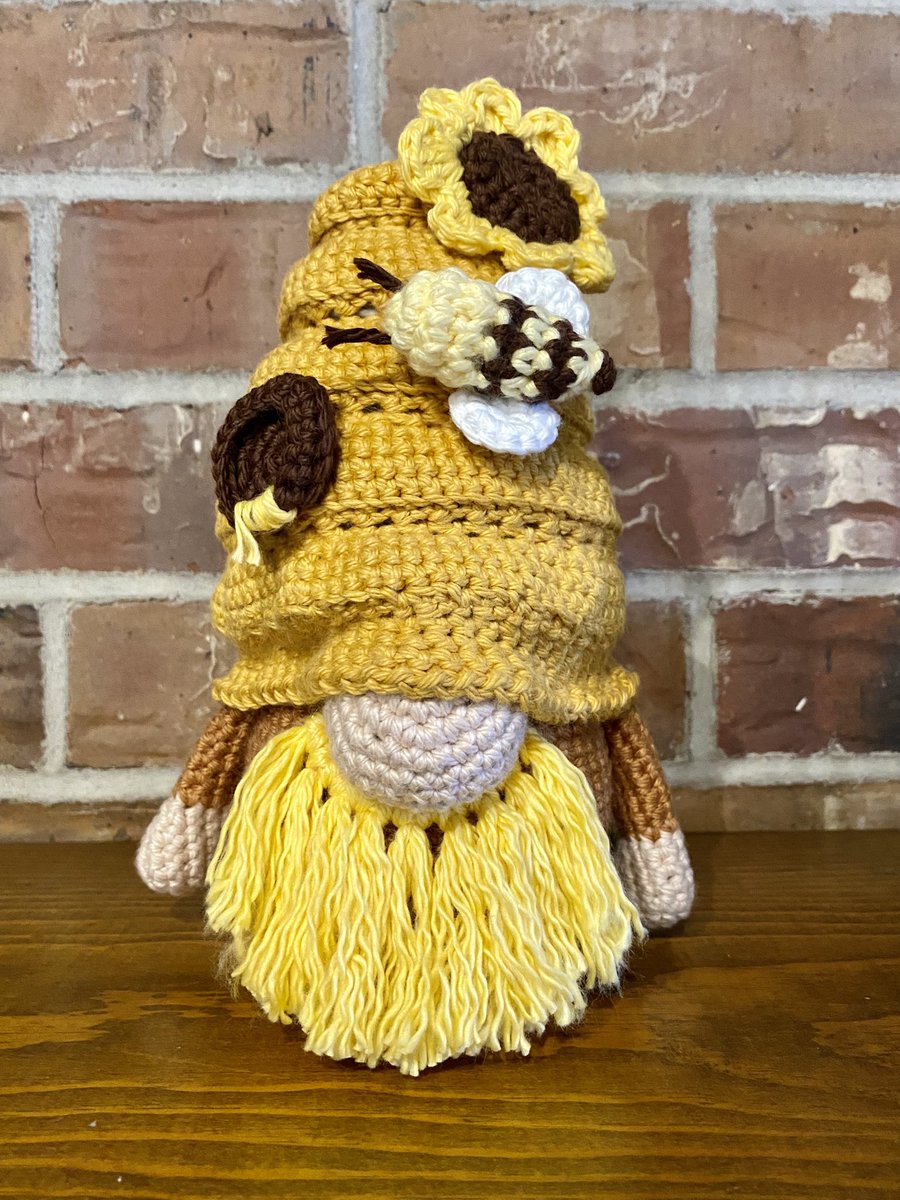 Jenn_M_Thompson's tweet photo. Just finished this crochet Beehive Gnome! #crochet https://t.co/MAfSixqqv4