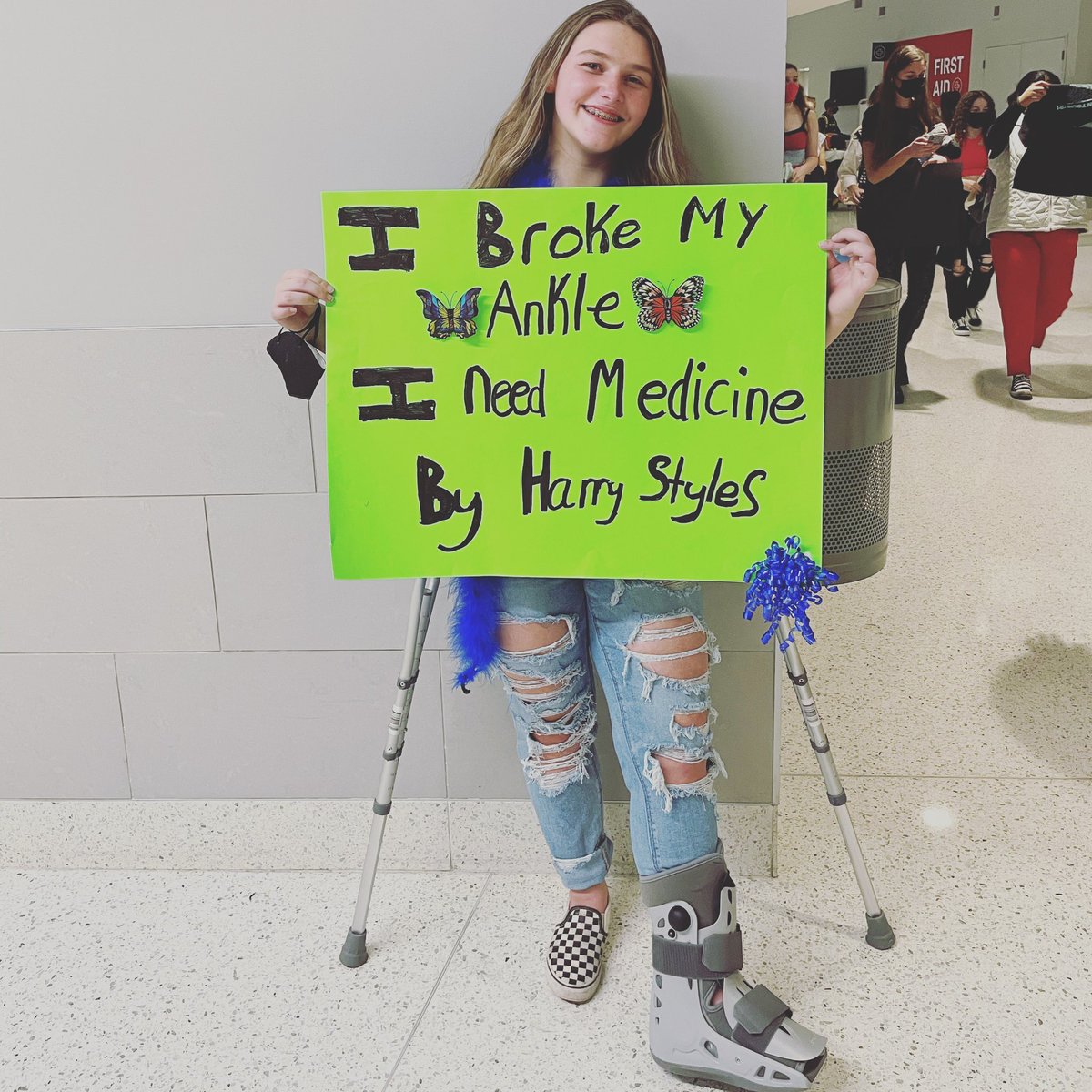 lahk1979's tweet photo. What an amazing show #hslotmilwaukee!!   When Cedella sat me down to watch all these YouTube’s about 1D, I sat to be nice…but I became a fan too. I am so thankful for the amazing message that @Harry_Styles shares in not only his music, but in the person he is. Thank you Harry!! https://t.co/DaTqqieJ8n