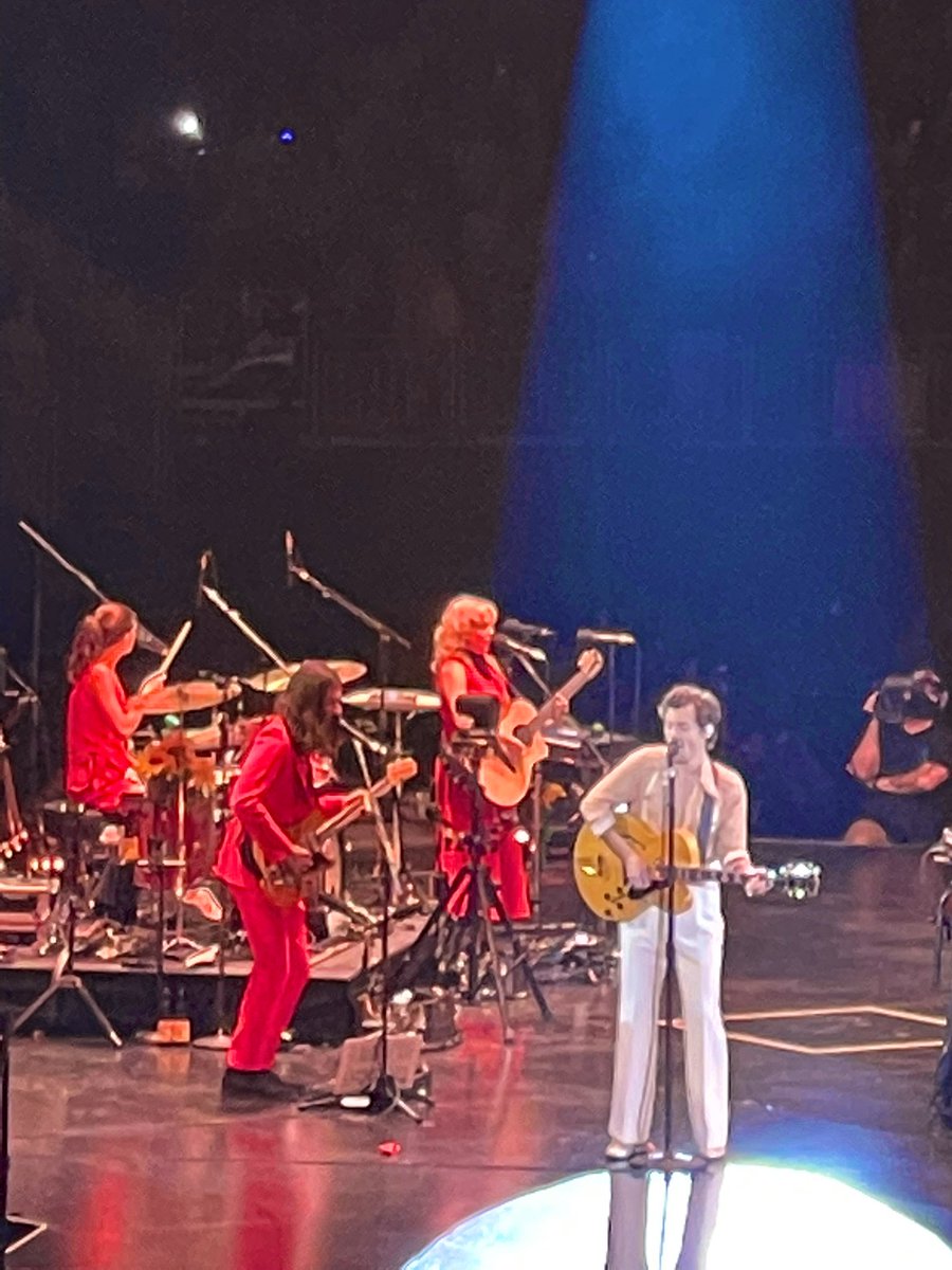 lahk1979's tweet photo. What an amazing show #hslotmilwaukee!!   When Cedella sat me down to watch all these YouTube’s about 1D, I sat to be nice…but I became a fan too. I am so thankful for the amazing message that @Harry_Styles shares in not only his music, but in the person he is. Thank you Harry!! https://t.co/DaTqqieJ8n