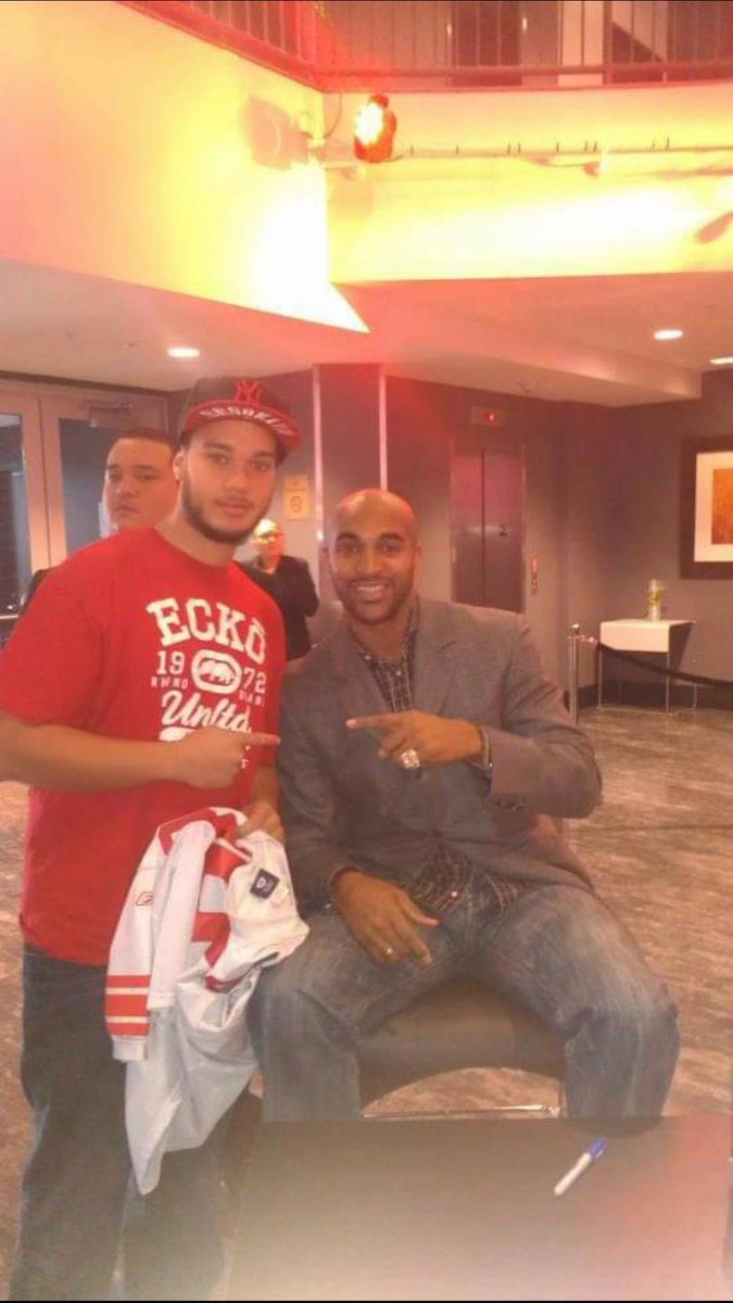 Sickscream28's tweet photo. @TyreeNation we took this picture at an event in Bethlehem, PA at the Sands Casino on January 8th 2021. It was the same day the falcons got beat by the Giants 24-2. I'm trying to remember the other 4 Giants players that were on the Q&amp;A panel with you that day https://t.co/aZJYyyO2NT