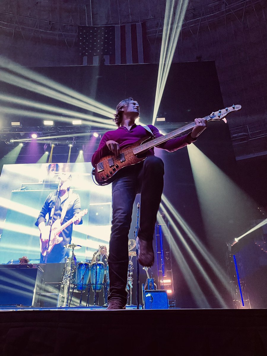 Ragin_Country's tweet photo. What a night! A huge thank you to our sponsor @CMRroofing &amp; event host @MikeFlaskeyEnt for putting on this incredible country music benefit raising money for hurricane relief efforts in Louisiana. (1/) https://t.co/4jv4ekW4z9