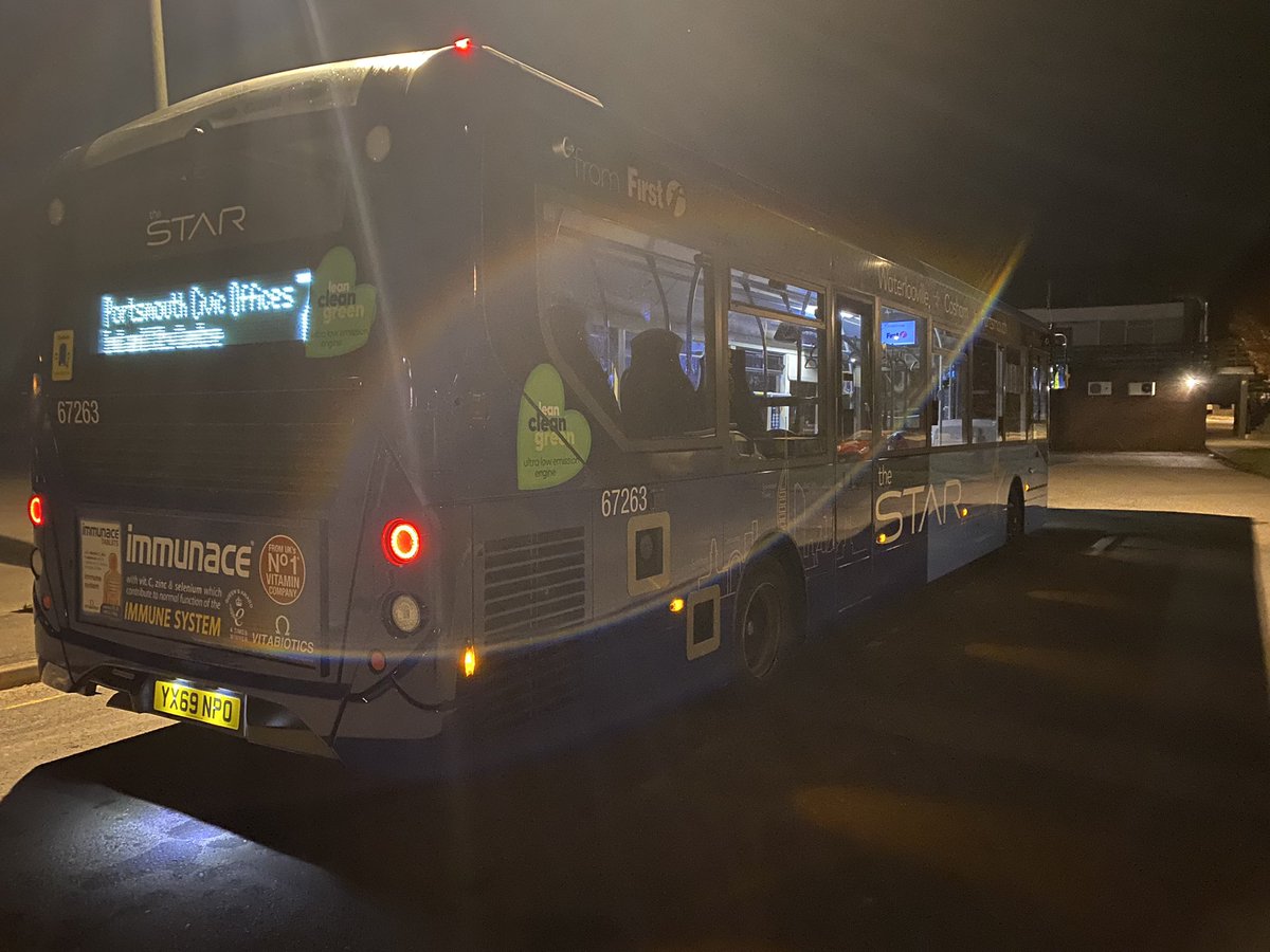 MarkKin15993741's tweet photo. 67263 on the 7s. Cor blimey is it a cold one 🥶🥶🥶 #lovemyjob #drivermentor #firstsolent https://t.co/DCYU5DDjSp