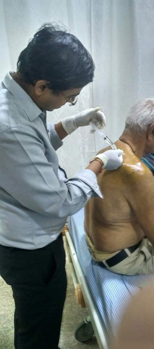 PhysiatryVipul's tweet photo. Suprascapular nerve block (#SSNB) can provide #painrelief in patients suffering from various reasons of #shoulder #pain like #frozenshoulder, #rotatorcufftendonitis, after #trauma or #surgery. It mitigates pain and improve ADL

#PhysiatryVipul #PainManagement #Rehabilitation #PMR https://t.co/8dIOMvHCxl