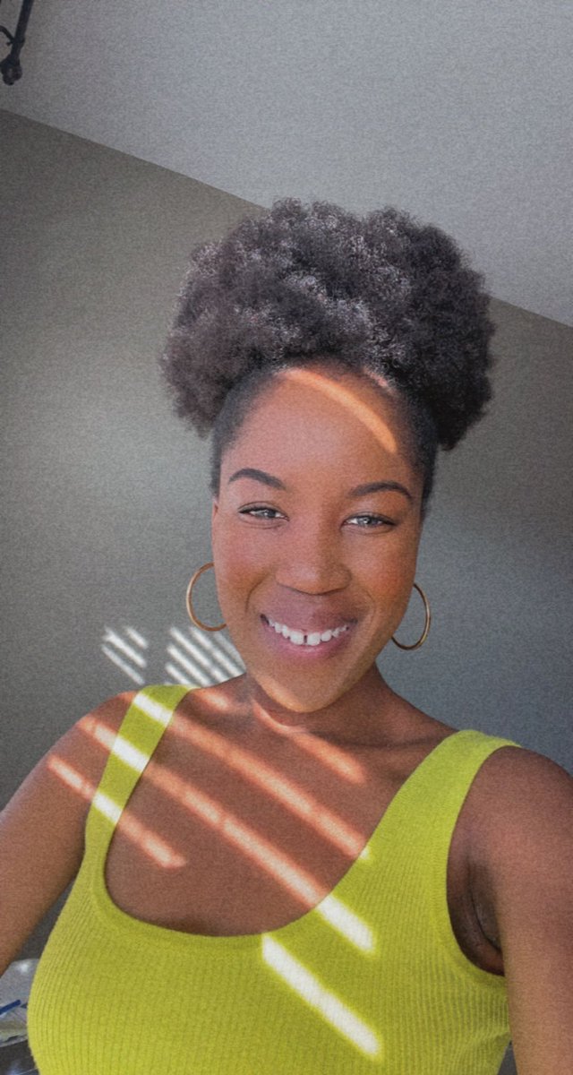 rebecca_cele's tweet photo. That weird stage when you miss your Afro and havenβt even had the braids for a month even ππ- anyway letβs gather here abs appreciate this Afro #afroappreciation https://t.co/4Bf0MuqoFk