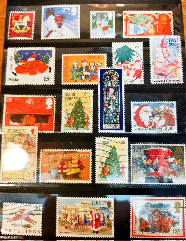 クリスマスセットも売れてしまったので また作りましたか 19種サンタは5人 1 100円也 神楽坂 ねこの郵便局 クリスマス X 21 11 08 神楽坂ねこの郵便局というなまえのお店