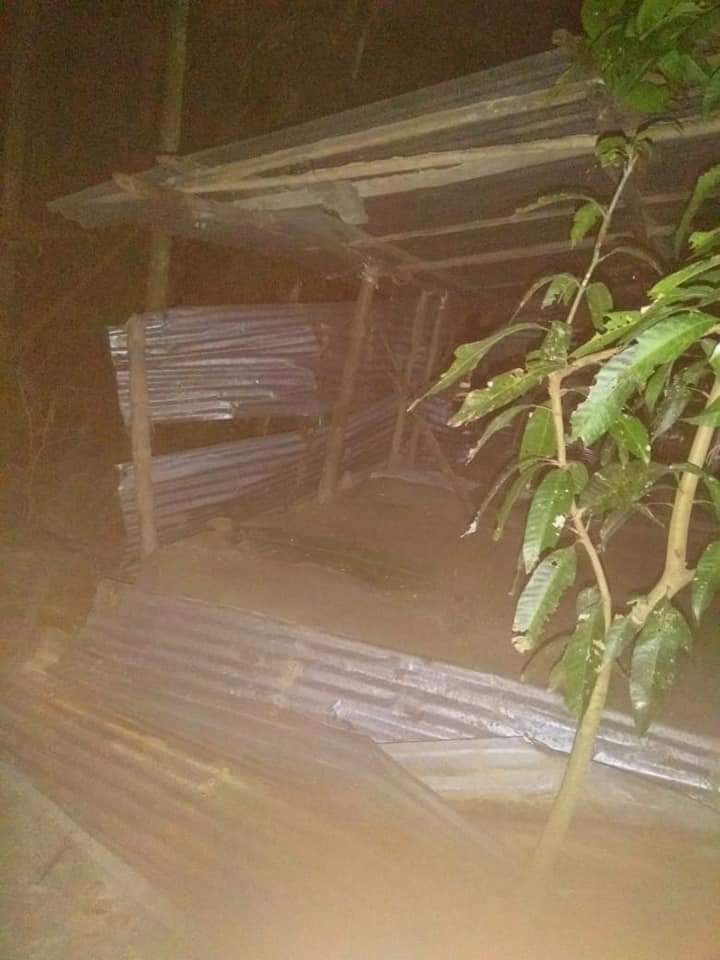 HinduVoice_in's tweet photo. News coming in from #Bangladesh
Radicals attacked the house of Manik Bhattacharya, joint convener of Bangladesh Hindu Chhatra Parishad Bagerhat district committee, vandalized the temple and looted it. Chingrakhali, Morelganj, Bagerhat. https://t.co/XKfoJBhRzH